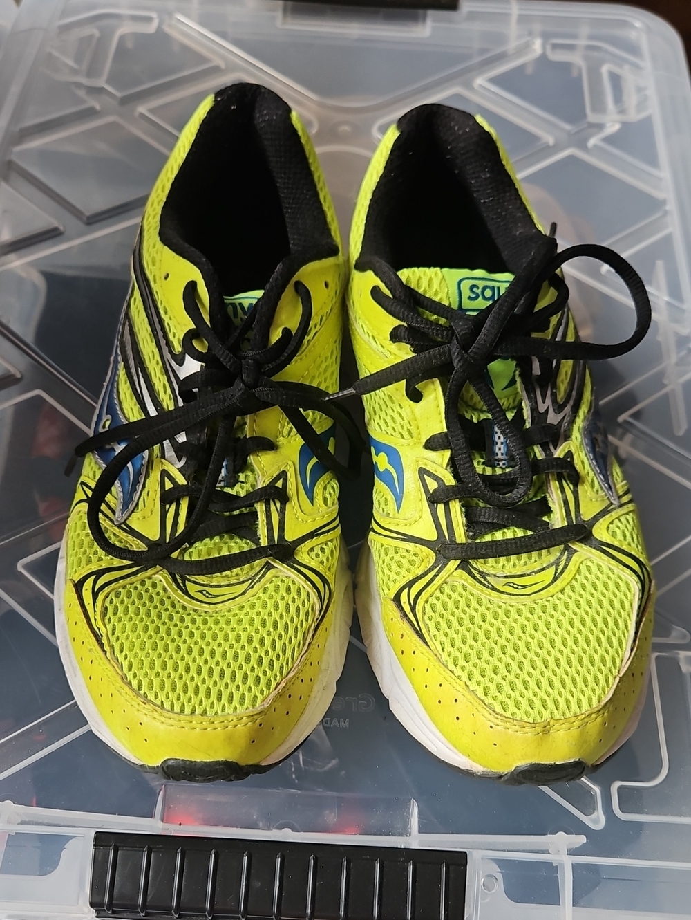 Saucony Cohesion 6 Neon Yellow Athletic Sneakers with Black Accents (12)